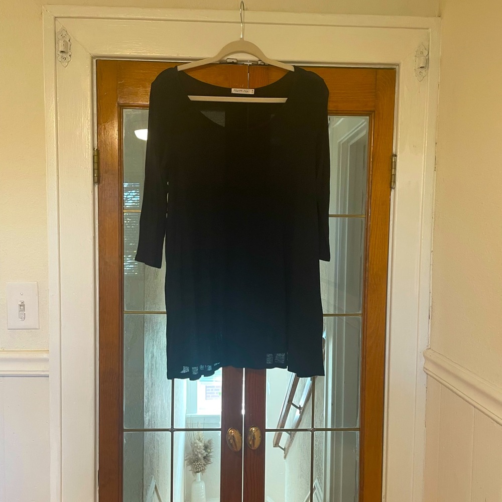 Heart & Hips | Black 3/4 Sleeve Long Shirt | M